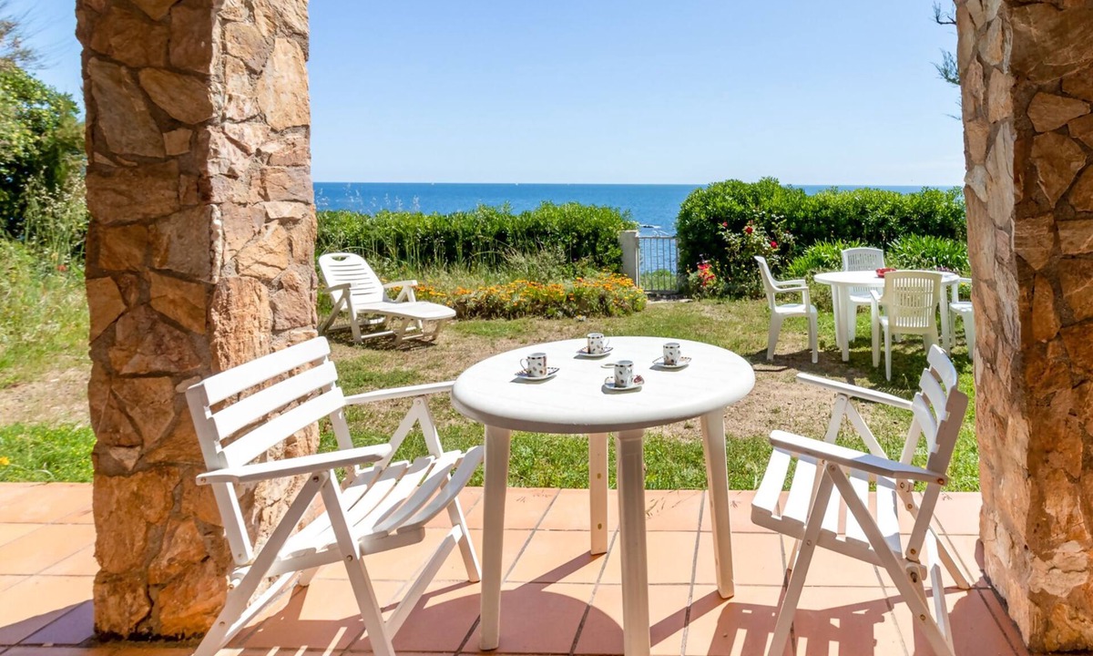 Llanca Apartment | Carboneras 48 - Apartment on the seafront