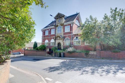 Swinton House | Carnegie Library: Austen Apartment 2 Bedroom
