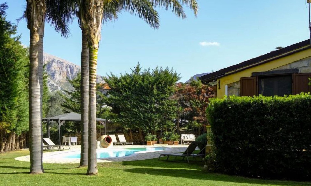 Cinisi House | Carta Fashion by Interhome