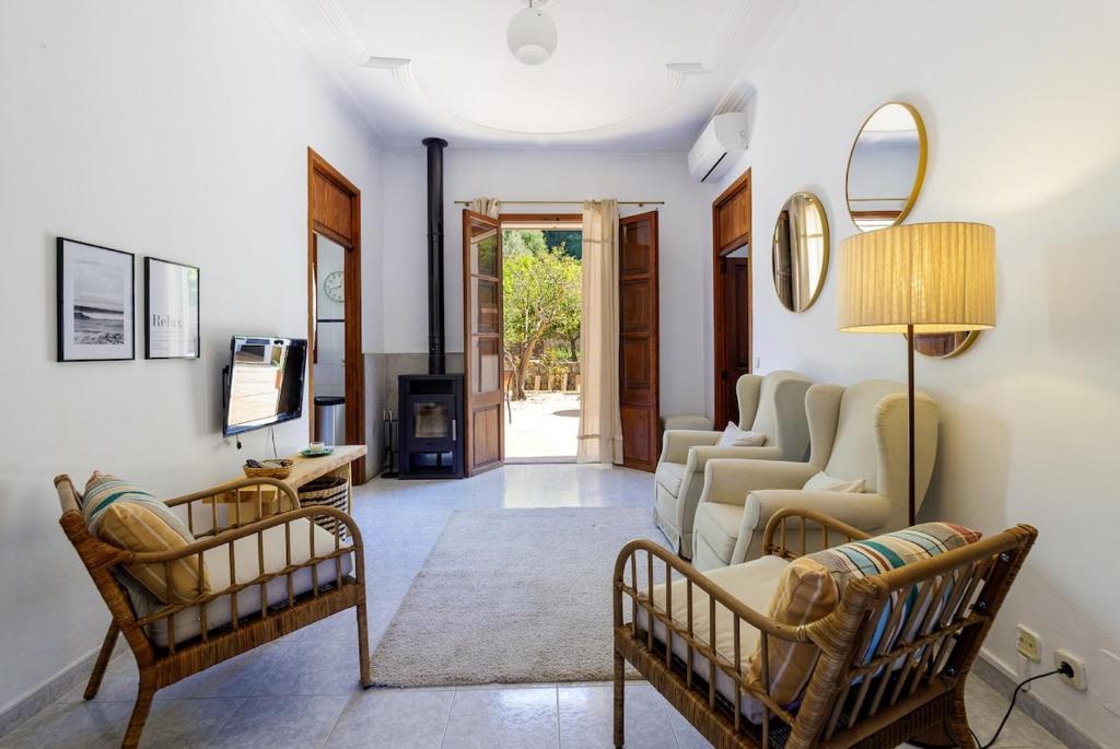 Puerto de Soller House | Casa Cati, right on the beach in Puerto de Sóller