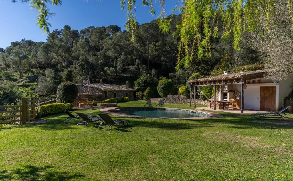 Mont-Ras House | CASA EL MOLI DE CAN BURJATS con piscina y chimenea
