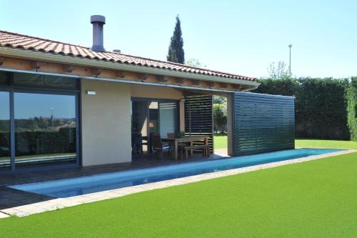 Pals House | Casa LLEVADORA - Villa amb piscina privada a PALS