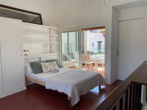 Portlligat Apartment | Casa pintora Neus