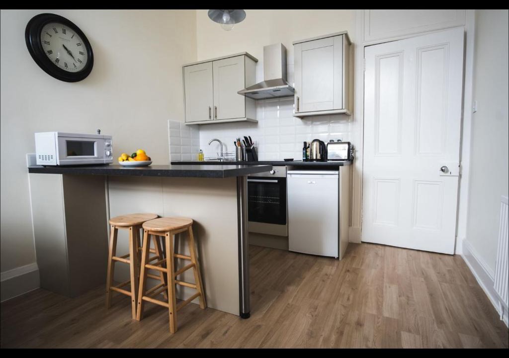 Helensburgh Apartment | Cedar Apartment