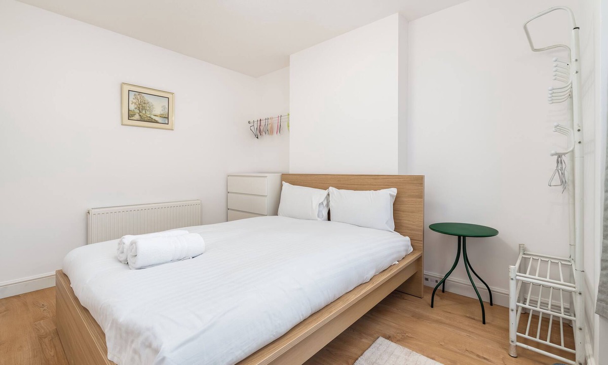 Watford Apartment | Central, Cosy 1st floor Apartment - Pass the Keys