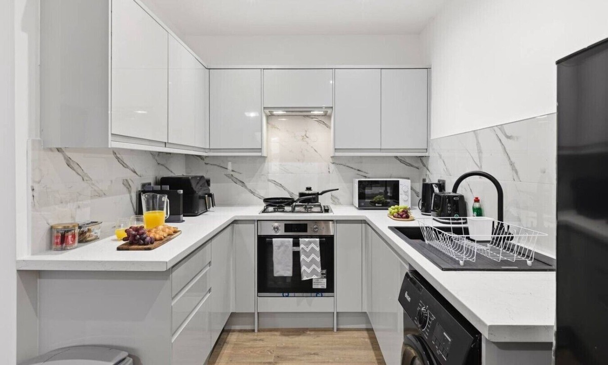 Offerton Apartment | Central | FREE parking | Connections to Manchester