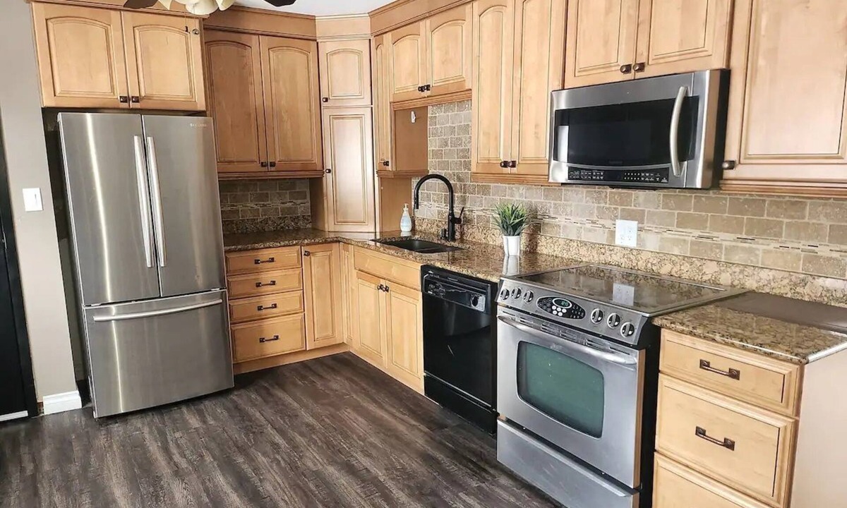 Sault Ste. Marie House | Central Location- Modern Main level 3BRD Home