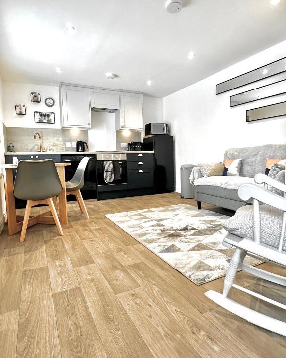 Saint Ola House | Central, Stylish - 2 Bed Property, The Stable @ Warrenfield, Free WiFi & Parking
