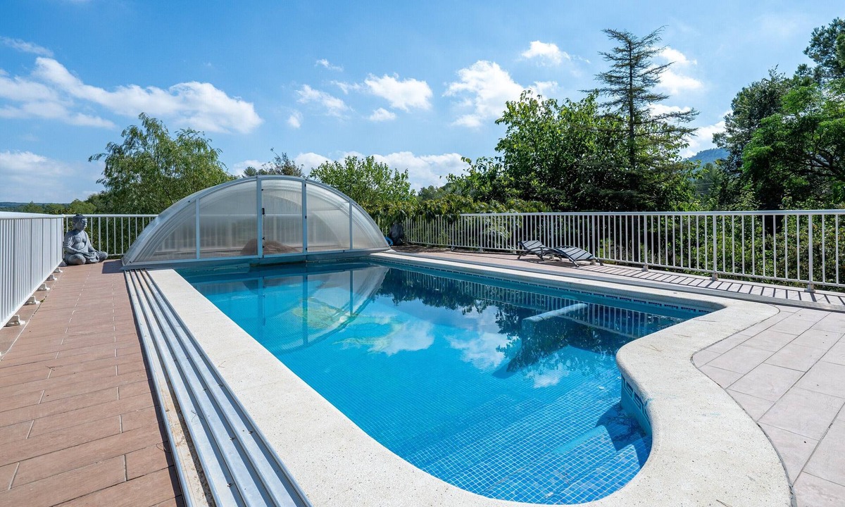 Querol Ski Chalet | Chalet "Casa de Pedra" with Mountain View, Shared Pool & Wi-Fi