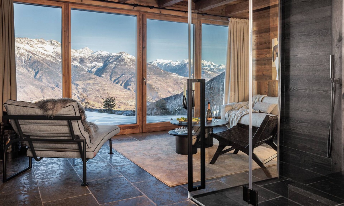Gerdaz House | Chalet Les Fleurs - Scenic Alpine Retreat