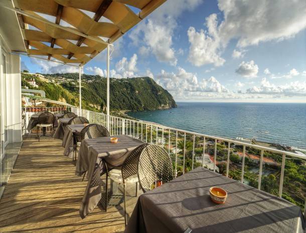 Forio Other | Chambre d'Hôtes ∙ 4 bedrooms ∙ 12 guests