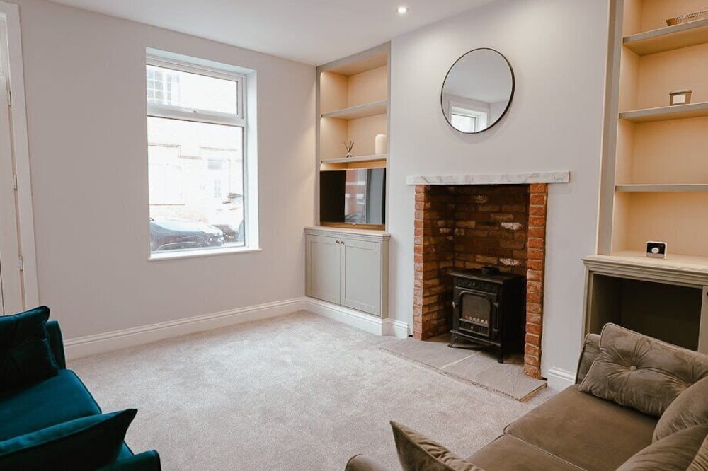 Pontefract House | Charming 3 Bedroom Townhouse - Centrally Located