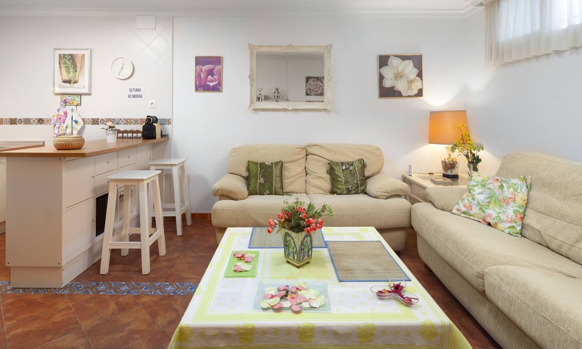 La Cala del Moral Apartment | Charming Apartment “Villa Jacaranda” Close to the Beach