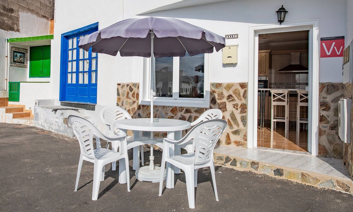 Orzola Apartment | Charming Apartment Directly On Seaside Close to Caletón Blanco with Wi-Fi