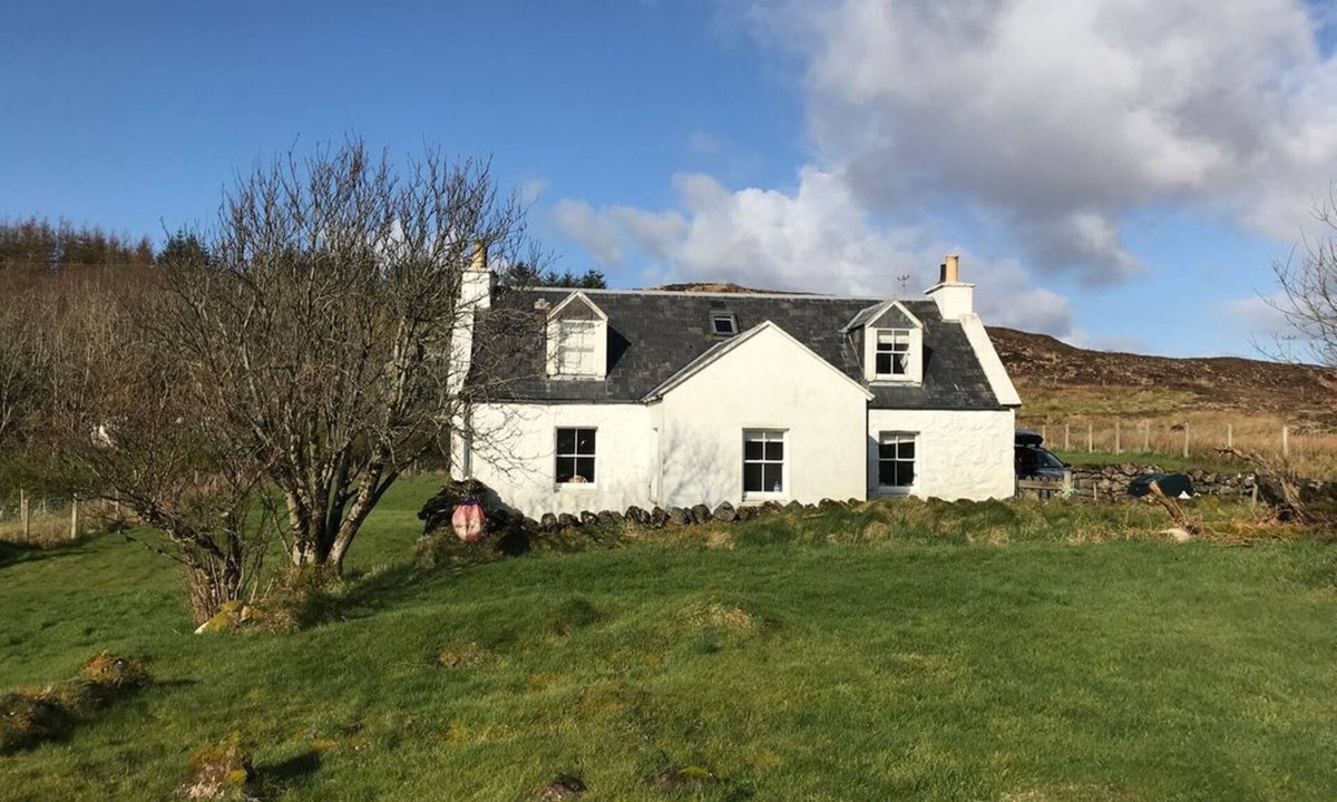 Portree House | Charming Half of 6 in Gedintailor