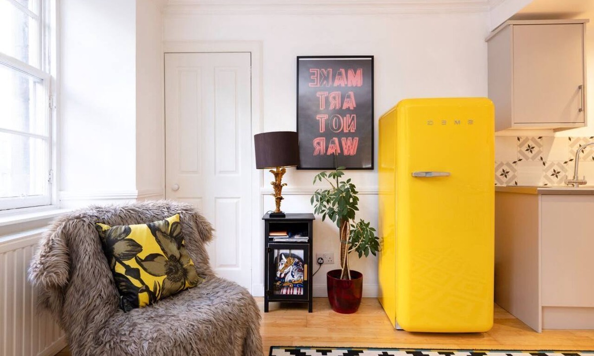Old Town Apartment | Charming Home with Patio Nearby the Castle