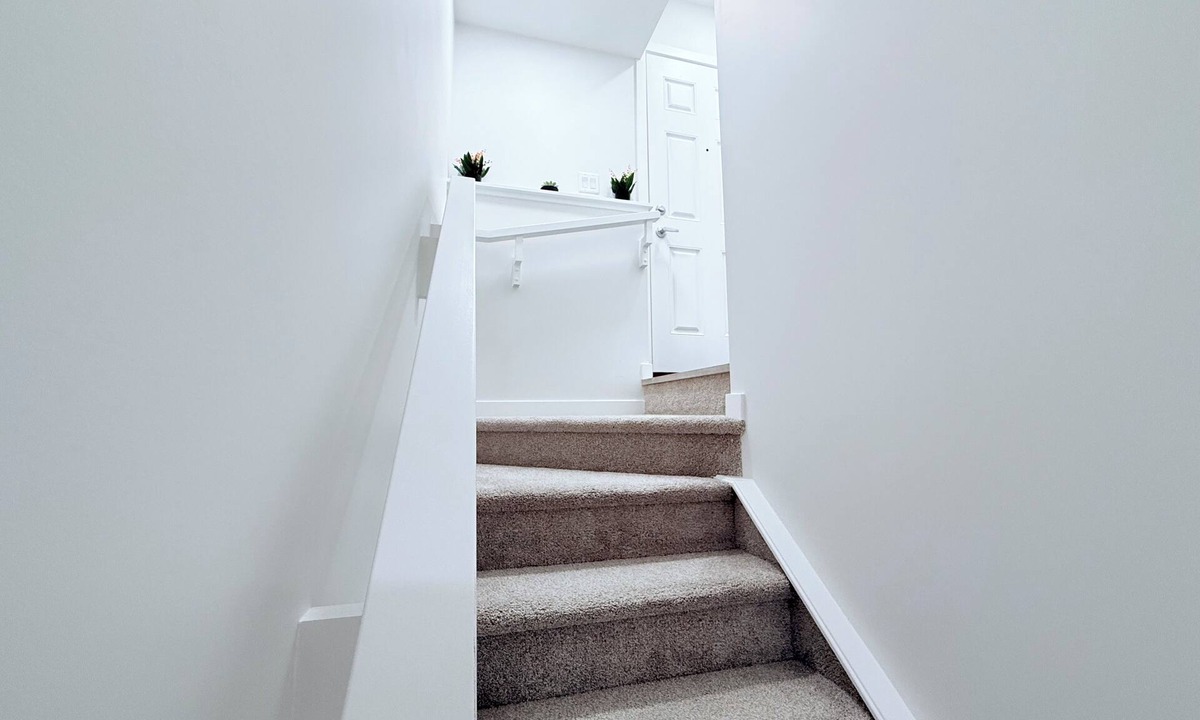 Southwest Calgary House | Charming Modern 2-bedroom suite in SW Calgary