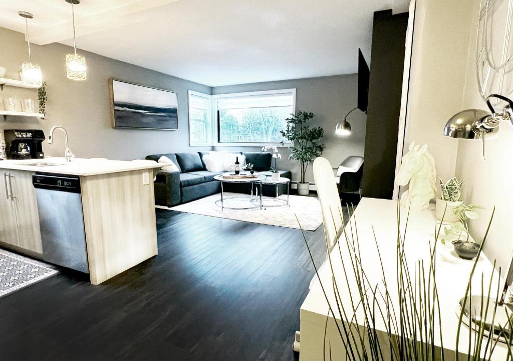 South London Apartment | Chic Stay | Walk to Covent Garden & Hyland Cinema