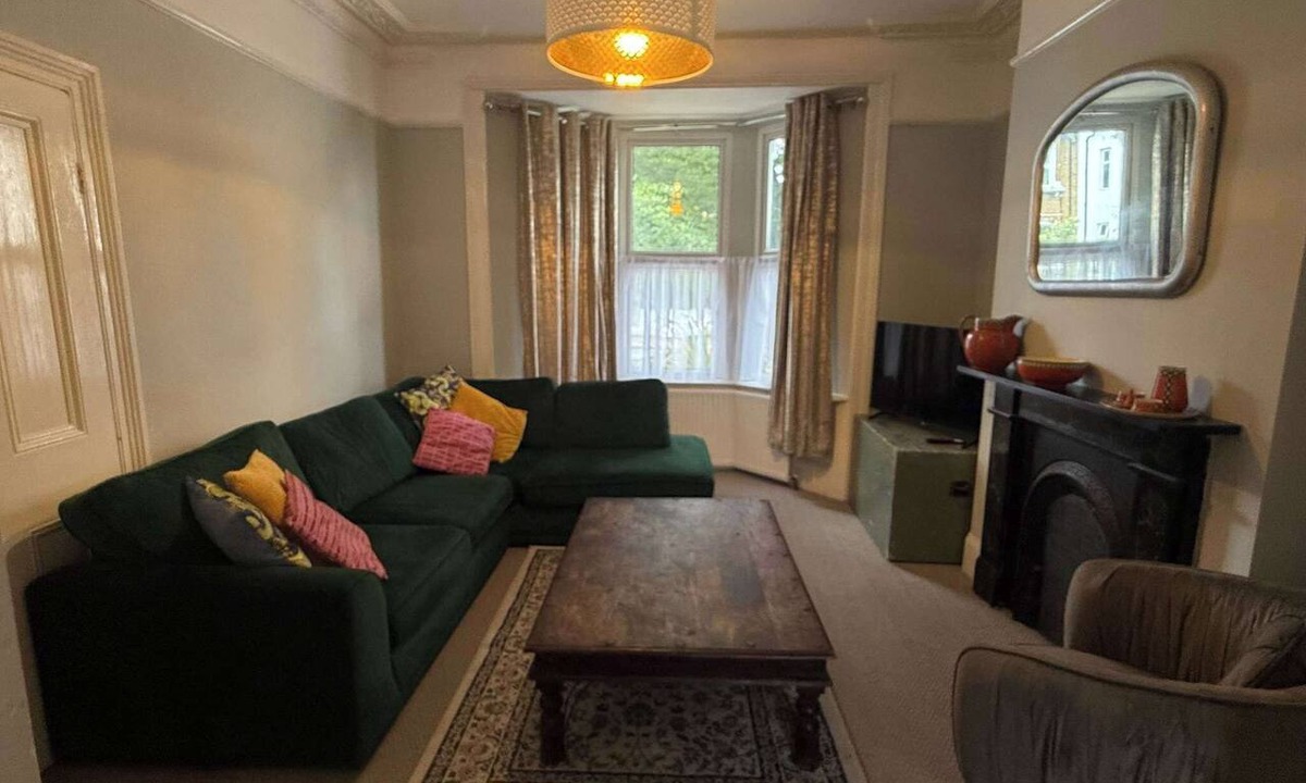 Newham Apartment | Chic Victorian Home in Forest Gate