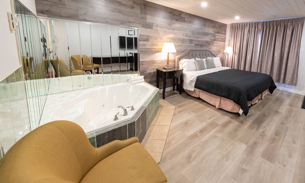 Niagara Falls Cabin | Choice Inn by the Falls