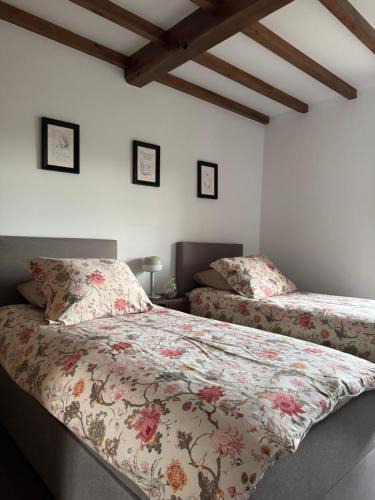 Xunqueira de Ambia Bed & Breakfast | Cima de Vila