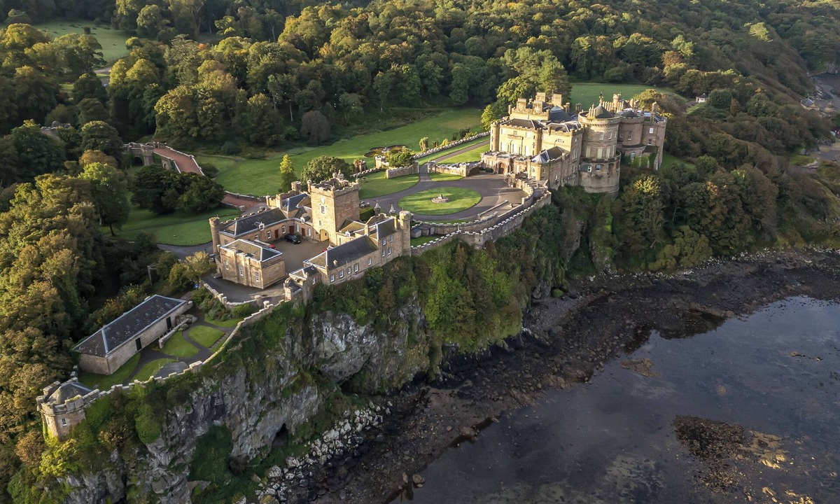 Kirkmichael Cottage | CLOCKTOWER - CULZEAN CASTLE, family friendly in Maybole