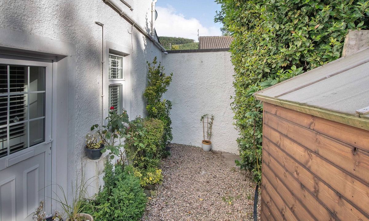 Fairlie Cottage | CLOVER NEUK, pet friendly, country holiday cottage in Fairlie
