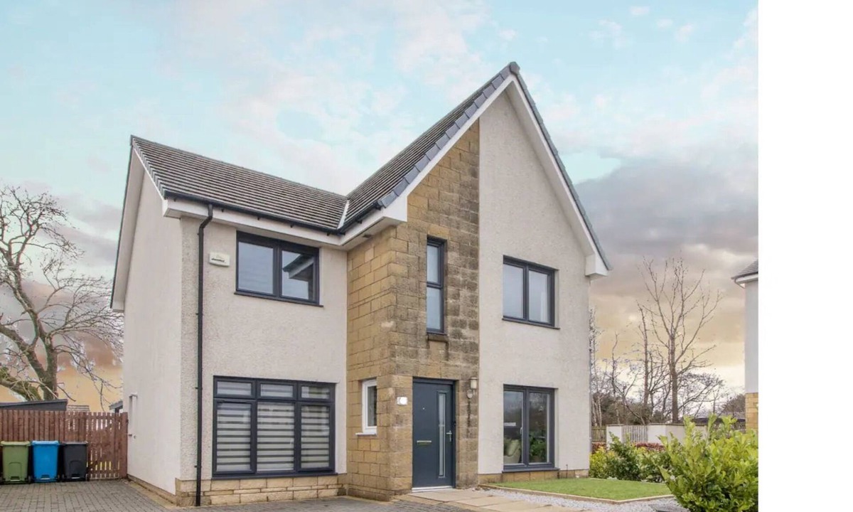 Newton Mearns House | Comfortable and Fabulous Family Home - Pass the Keys