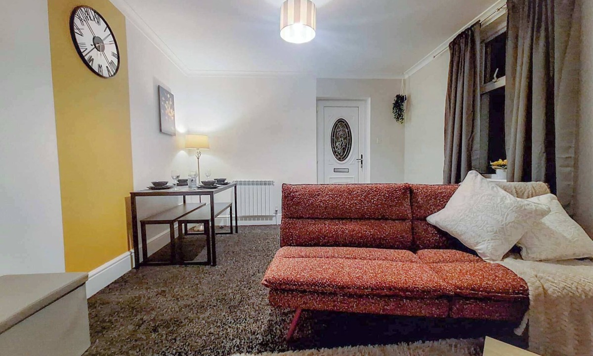 Goole Apartment | Comfortable Home in Goole - Free Parking and Wifi