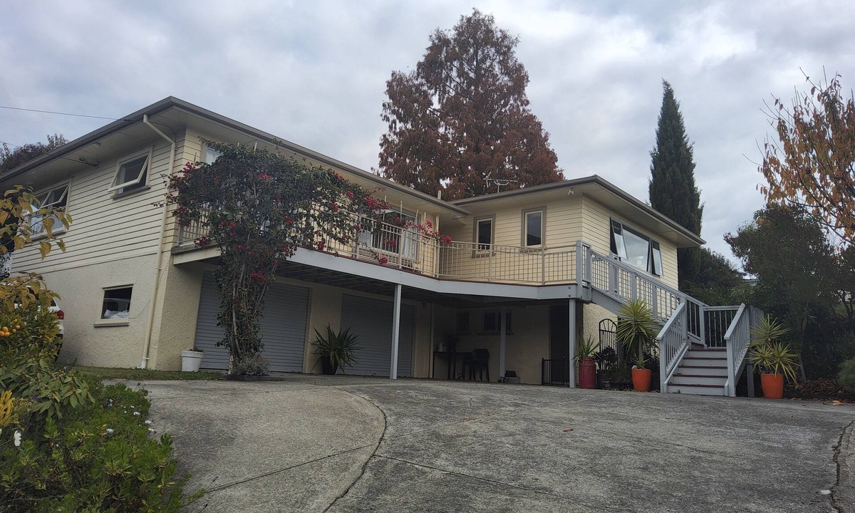 Nelson House | Comfortable,spacious,light filled and unique home. Pet friendly.