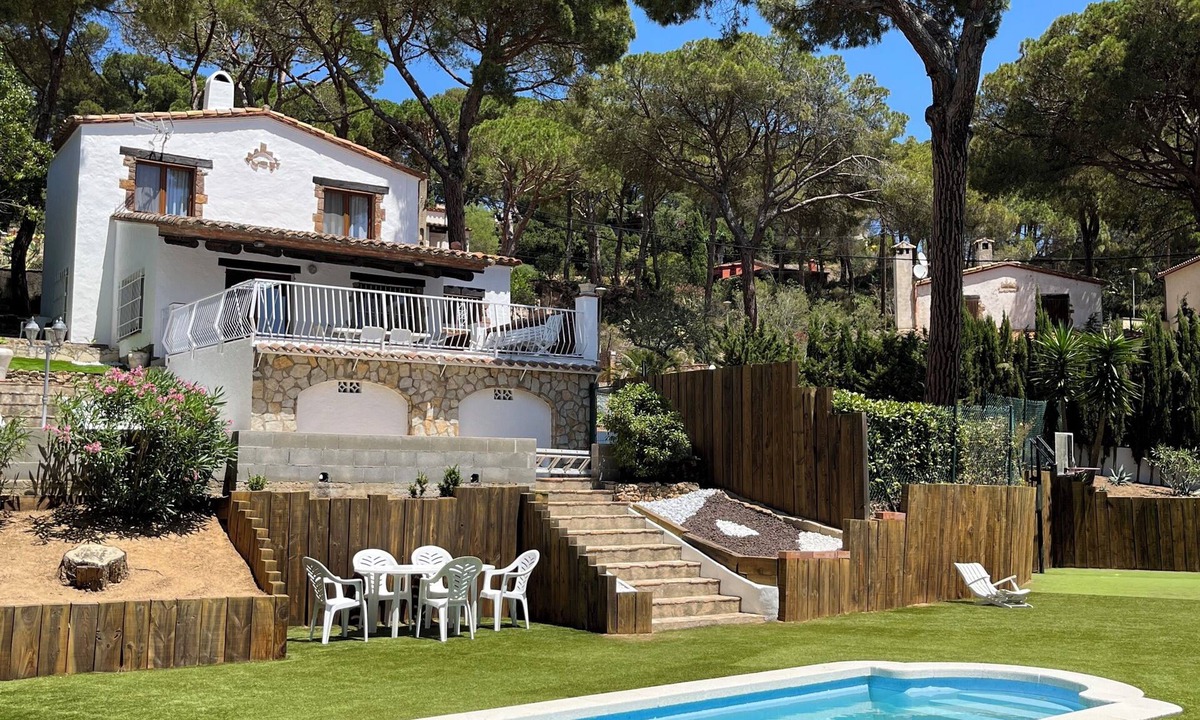Begur House | Comfortable villa in residential area with garden and swimming pool, HUTG-026897