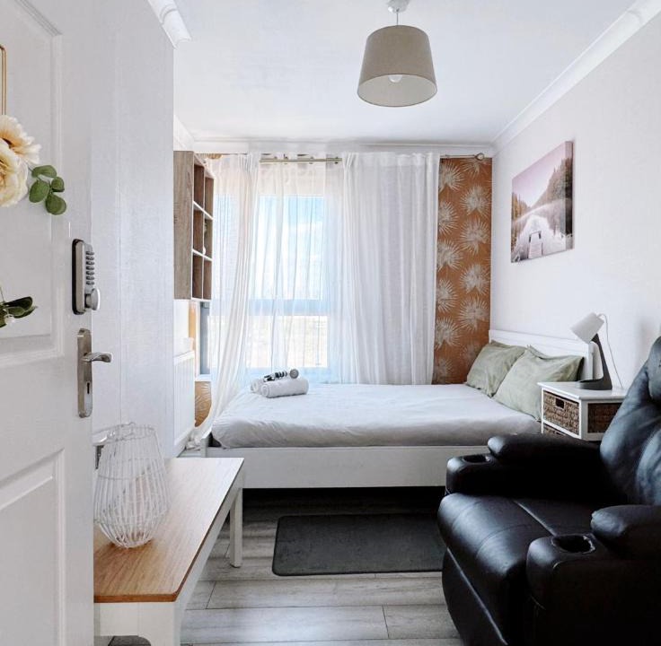 Lansbury Apartment | Comfy Stylish Unit Near Canary Wharf l Top Floor Ideal for Business and Leisure Privacy l No Minimum Stay I