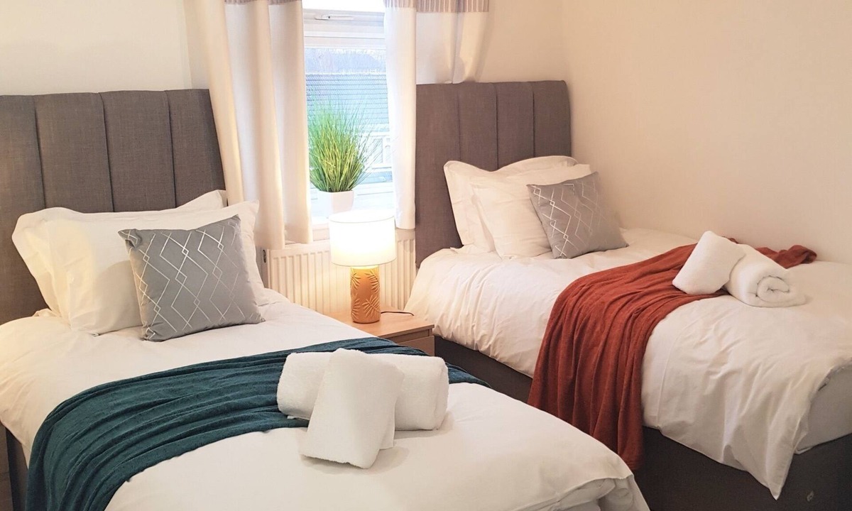 Shephall Apartment | CONTRACTORS *2 BED APARTMENT FREE PARKING FREEWI-FI