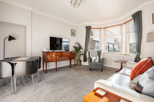 Largs Apartment | Coorie Doon Largs spacious 2bedroom apartment