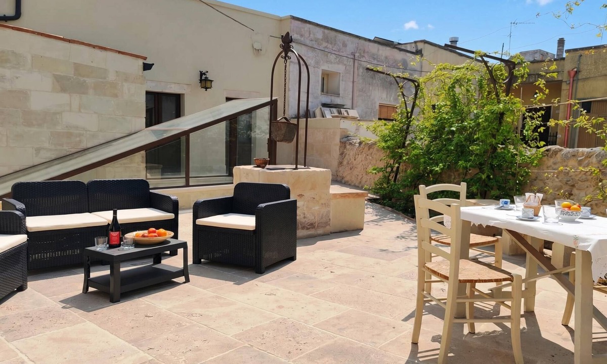 Martano House | Corte San Giorgio Apartments with A/C, Martano, Italy