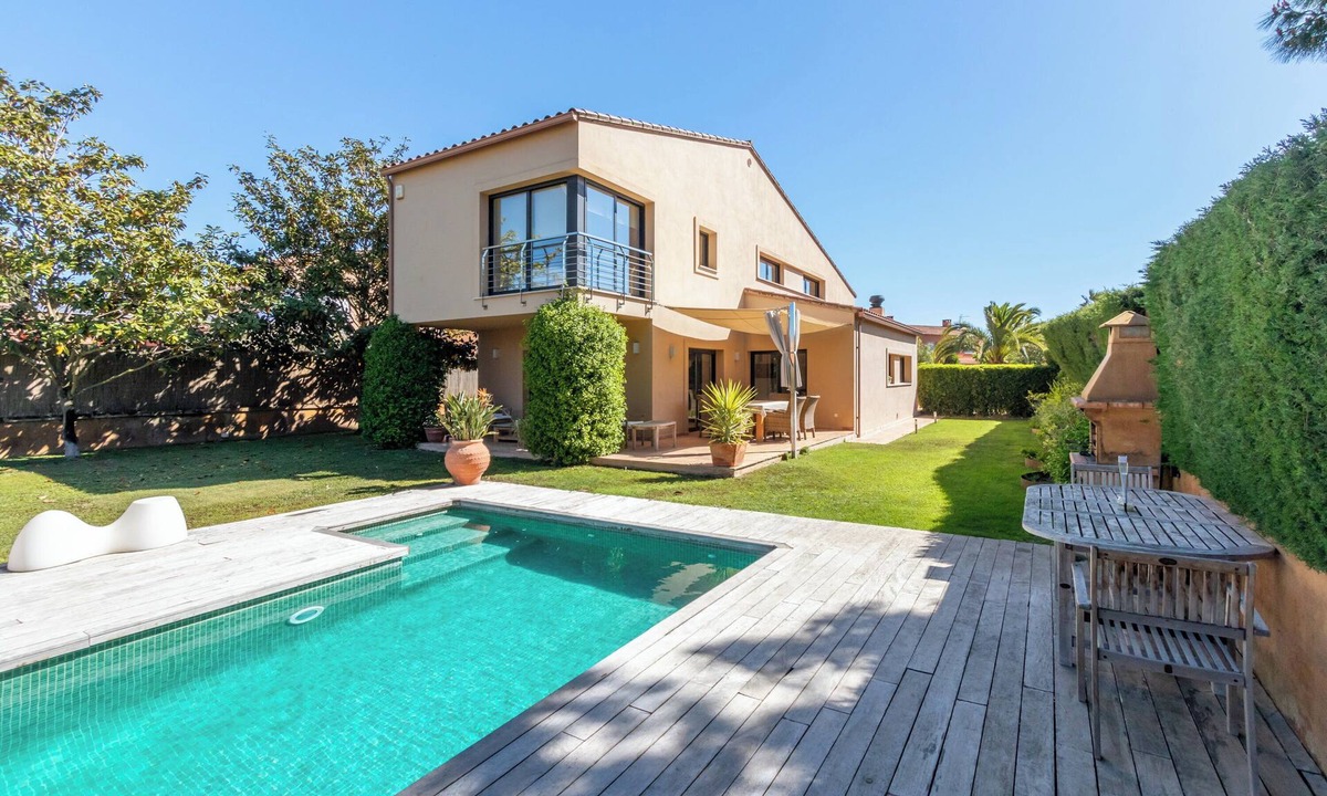 Mont-Ras Villa | Costa Brava Relax: Gran Jardín y Piscina Privada