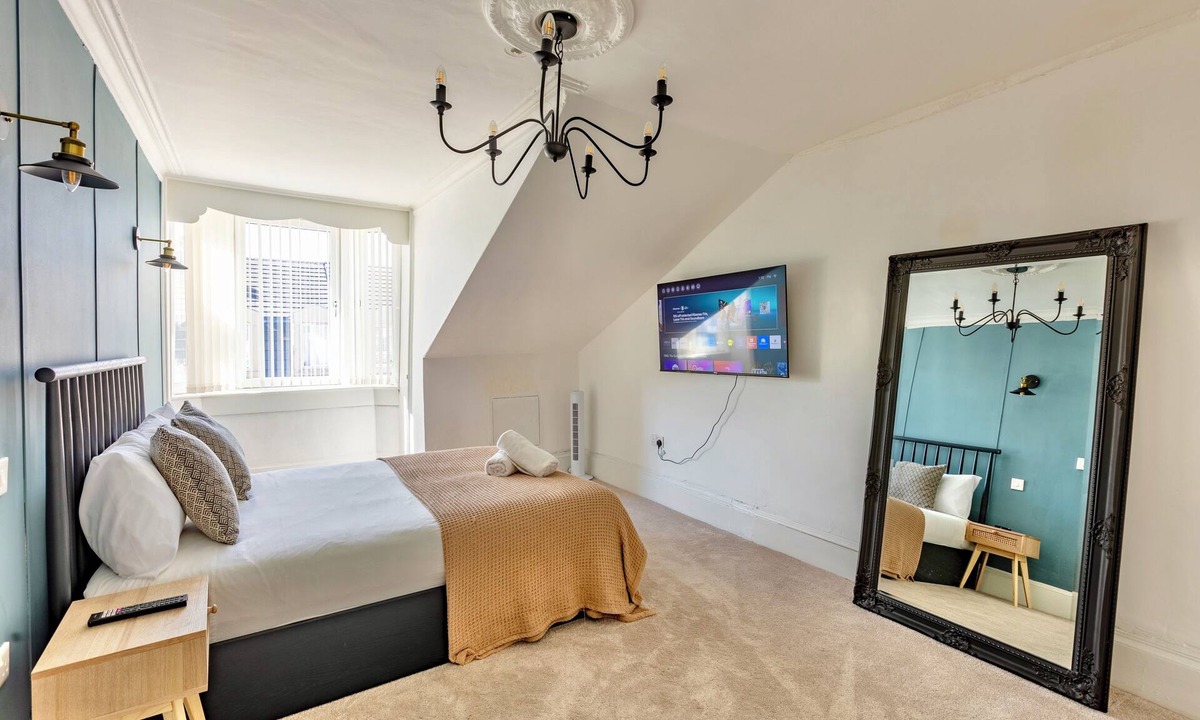 Glasgow House | Cosy 3 bedroom Home In Glasgow City with Free Parking