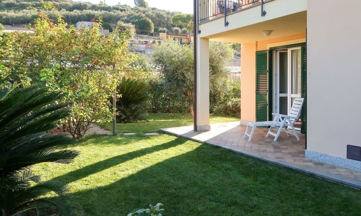 Cervo Apartment | Cosy apartment for 4 people with A/C, WIFI, TV, patio and pets allowed