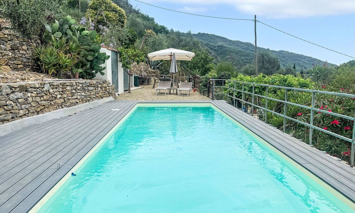 Prela Apartment | Cosy apartment for 5 guests with pool, WIFI, TV, patio and pets allowed