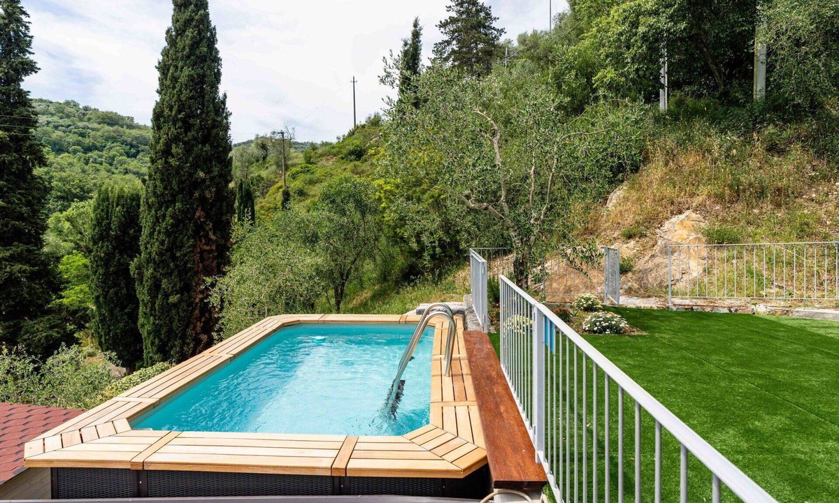 Pontedassio Apartment | Cosy apartment for 6 people with WIFI, pool, patio and pets allowed