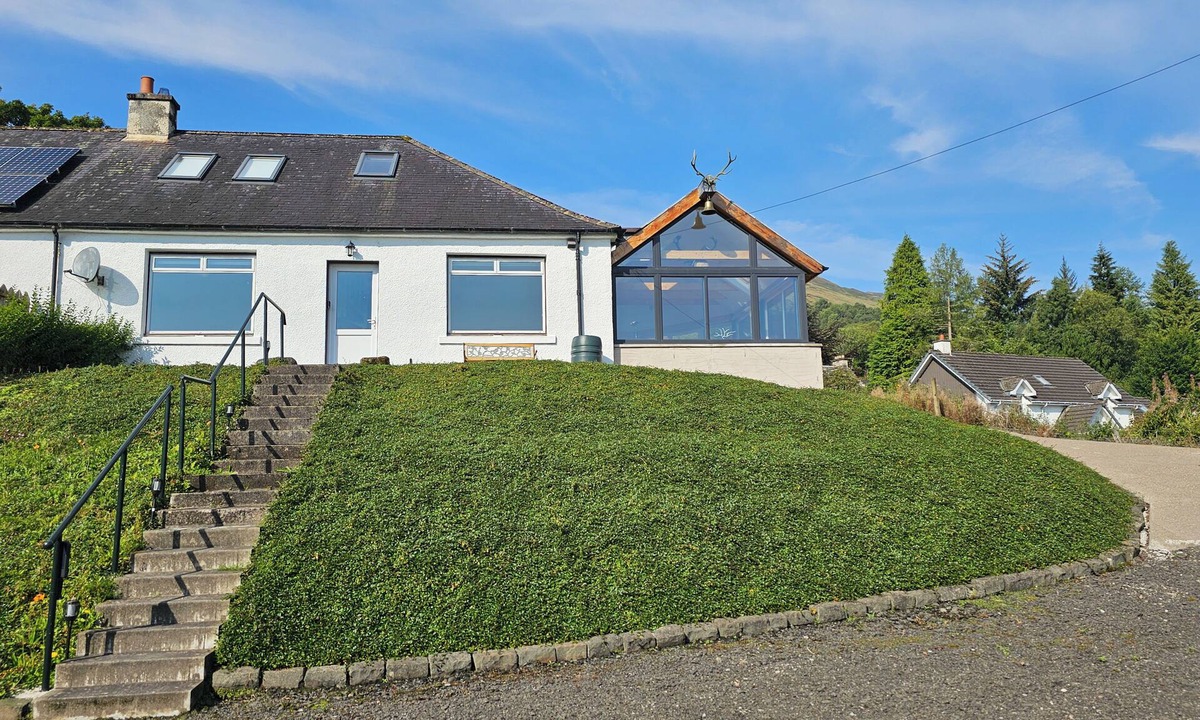 Lochearnhead Cottage | Cosy Cottage close to munros and cycle route