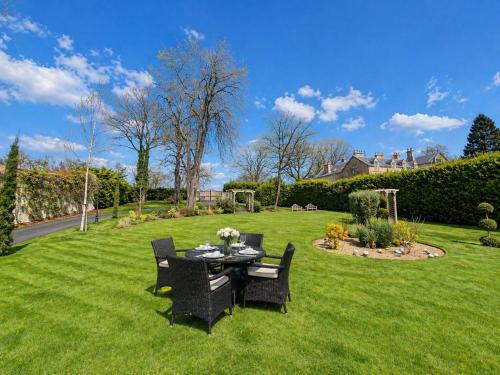 Longcroft House | Cosy studio unit in peaceful location