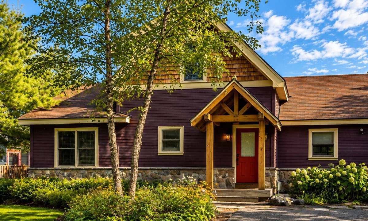 Utterson Cottage | Cottage 30 | Pet-Friendly Forest View Muskoka Cottage Sleeps 6