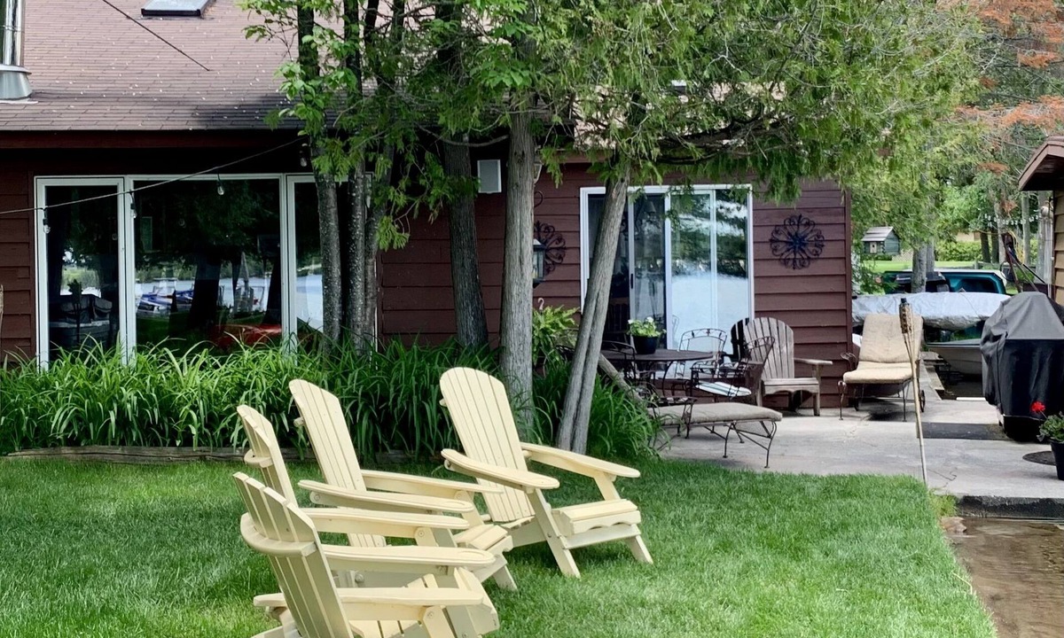 Fenelon Falls Cottage | Cottage with Sandy Beach in Fenelon Falls