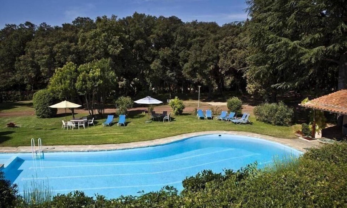 Vilanant House | Country house, 8 ensuitrooms, swimming pool,tennis
