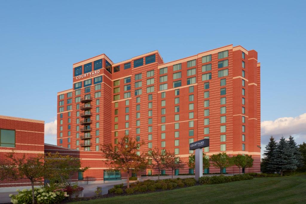 Ottawa Division Hotel | Courtyard by Marriott Ottawa East