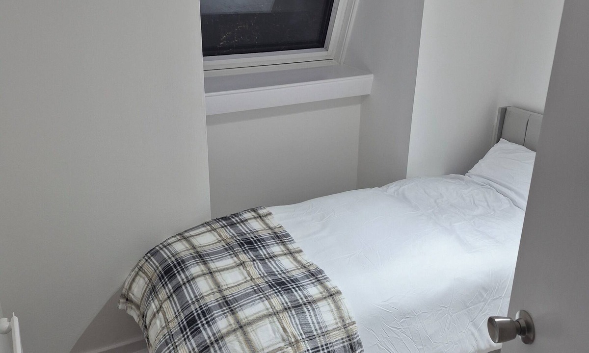 Liberton Apartment | Cozy 2-bedroom apartment in Edinburgh close to city centre Free Parking Wi-fi