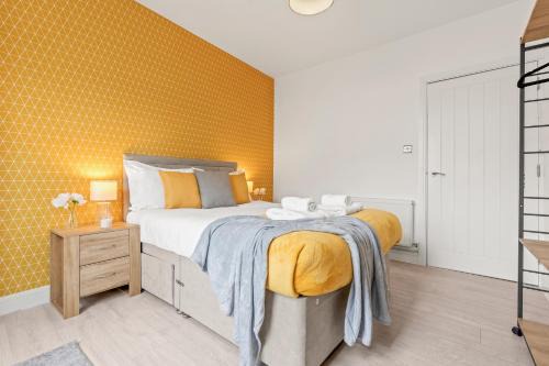 Mill Road Apartment | Cozy accessible 2bd flat on Mill road with firepit for a lovely winters night