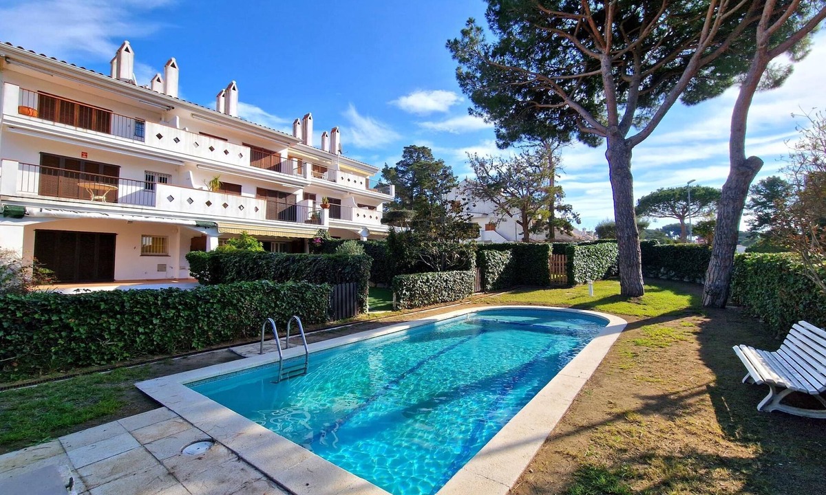 S'Agaro Apartment | Cozy apartment in s'Agaró with communal pool