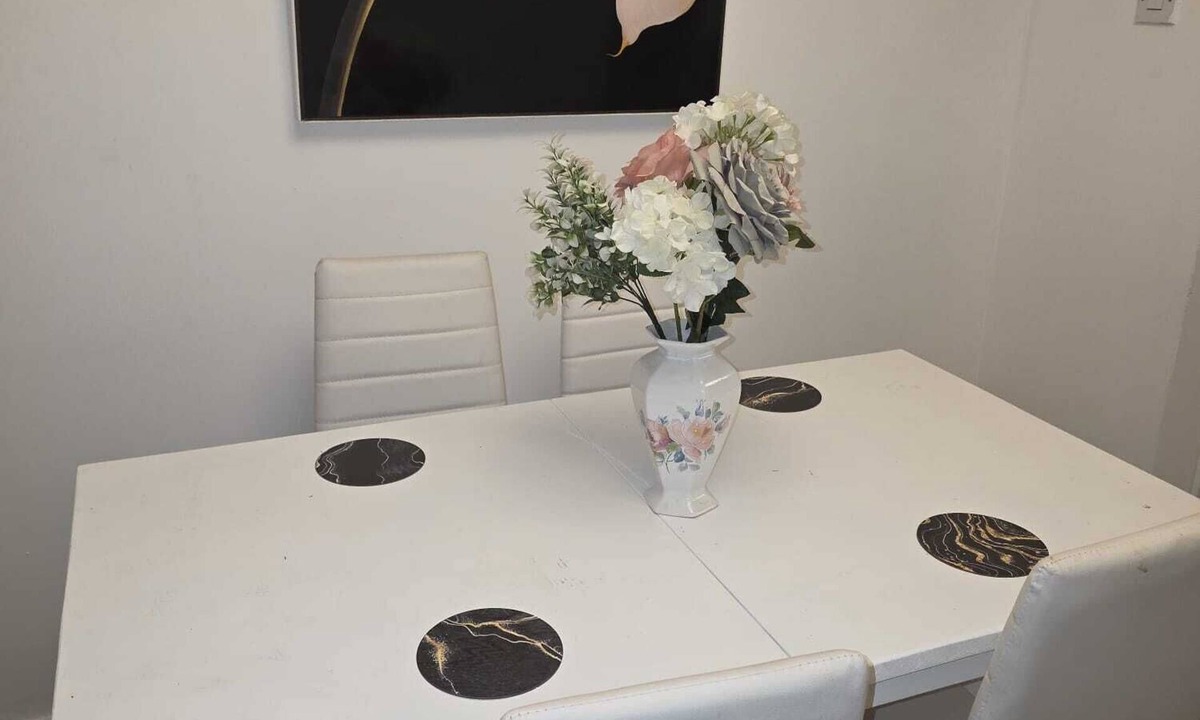 Saint Ola Apartment | Cozy, Central & Clean-The Ideal Two-Bedroom Apartment for Your Next Gataway